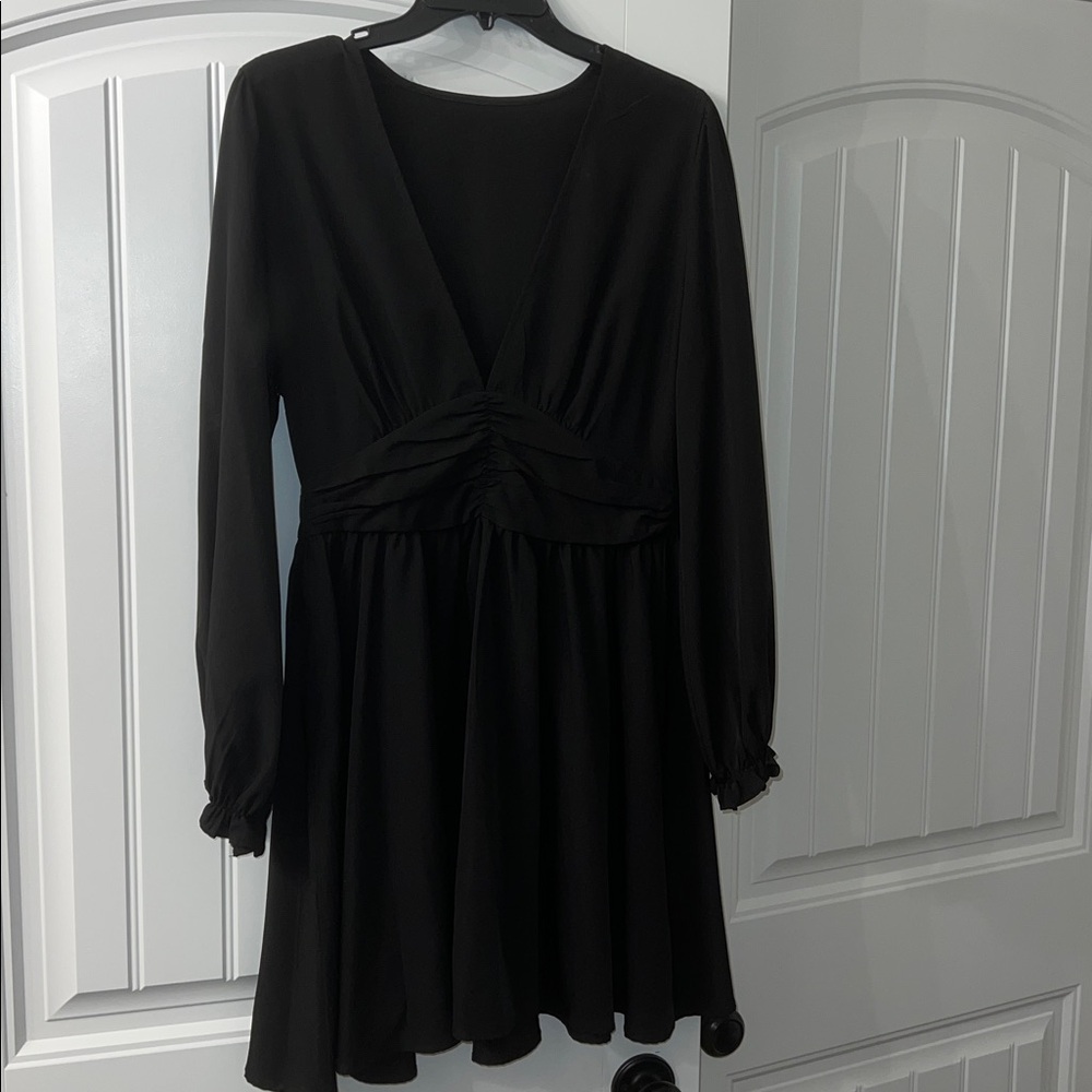 Elegant Black Long Sleeve Dress